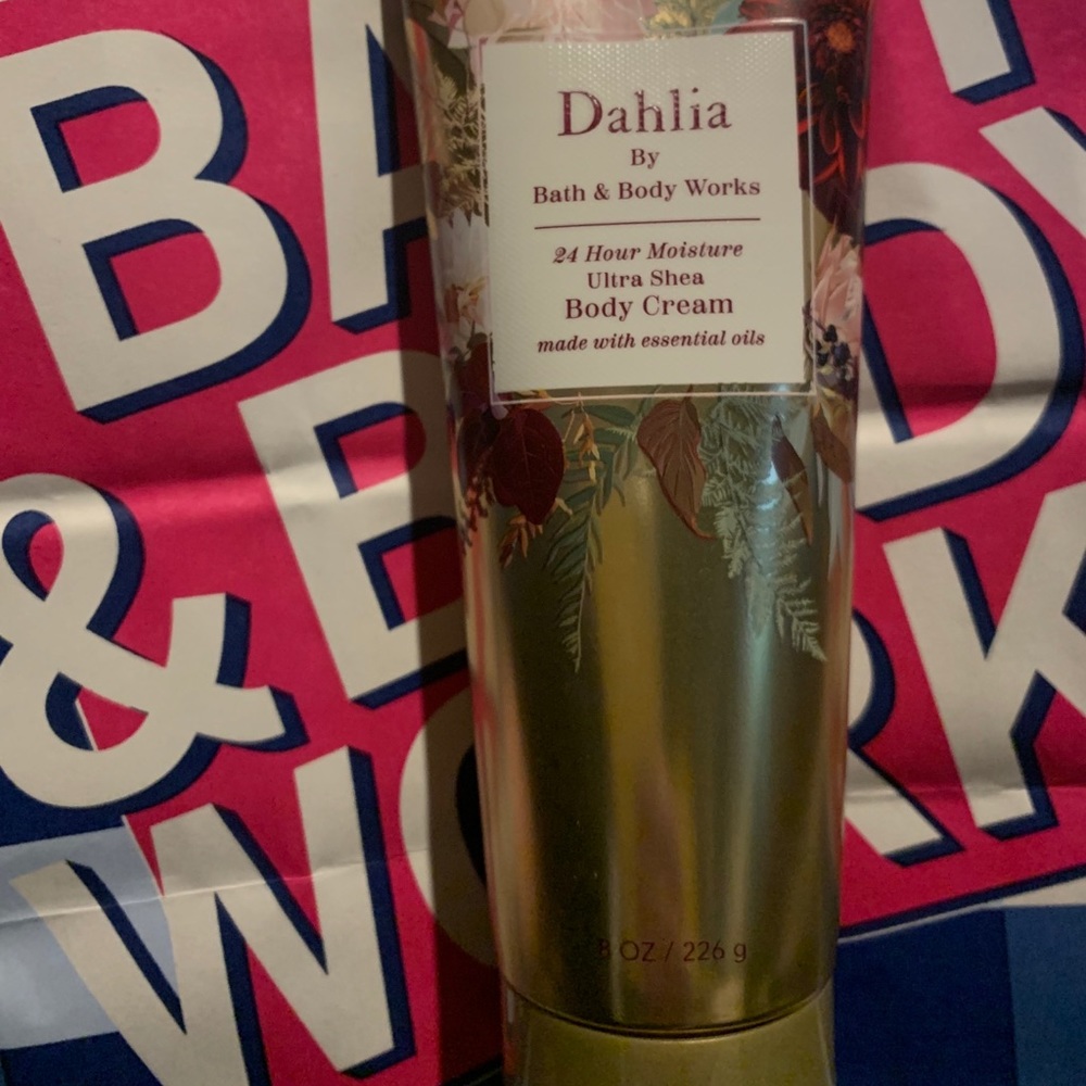 🌹NEW! Dahlia B&BW Body Cream